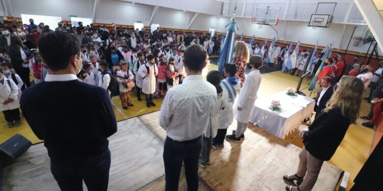 LA COSTA: Fortalecimiento de la educación: Cristian inauguró la Escuela Primaria Nº 16 de Santa Teresita, una obra realizada en comunidad