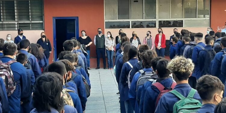 RAVERTA: “ES IMPORTANTE QUE TERMINEN LA ESCUELA, QUE NADIE SE QUEDE EN EL CAMINO”