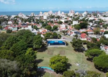 LA COSTA: Este fin de semana se celebra la 36ª edición de la Fiesta Aniversario de Santa Teresita, con bandas en vivo, artistas y puestos gastronómicos