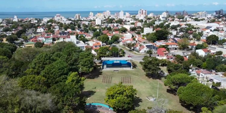 LA COSTA: Este fin de semana se celebra la 36ª edición de la Fiesta Aniversario de Santa Teresita, con bandas en vivo, artistas y puestos gastronómicos