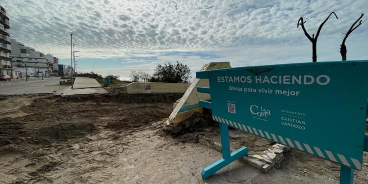 LA COSTA: Avanzan los trabajos en las nuevas bajadas hidráulicas del Paseo Costanero de Santa Teresita