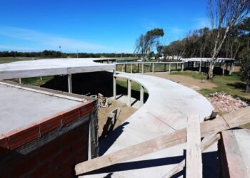 LA COSTA: Se avanza en la construcción de un nuevo Jardín de Infantes en Mar del Tuyú y en el edificio de la Escuela de Bellas Artes en Mar de Ajó