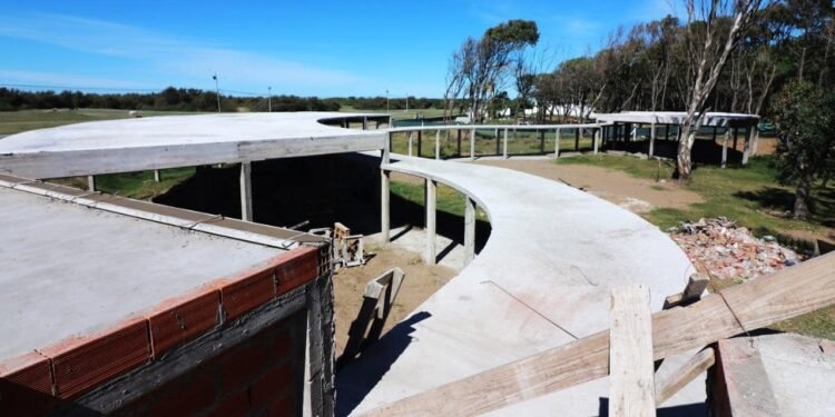 LA COSTA: Se avanza en la construcción de un nuevo Jardín de Infantes en Mar del Tuyú y en el edificio de la Escuela de Bellas Artes en Mar de Ajó