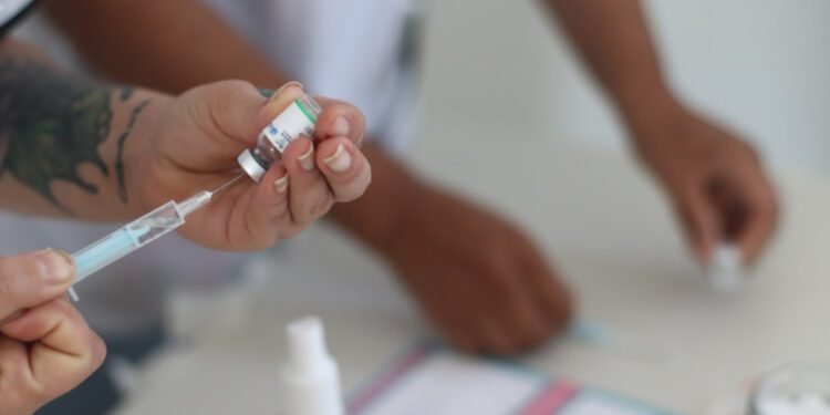 LA COSTA: Los tres Centros de Vacunación Covid atienden de lunes a viernes para completar los esquemas de refuerzos de dosis