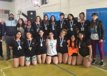 LA COSTA: La Escuela Municipal de Vóley se quedó por primera vez con el título en un histórico Torneo Regional