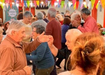 LA COSTA: Vecinos y vecinas de zona sur disfrutaron del ciclo Domingos en Compañía en San Bernardo