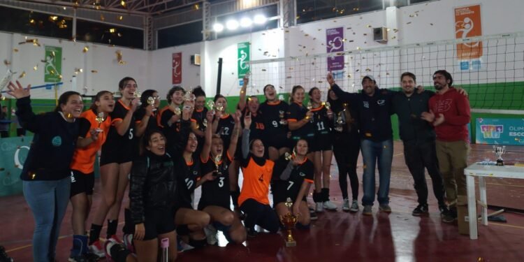 LA COSTA: El seleccionado femenino municipal de vóley se consagró campeón de la Liga Regional Atlántica