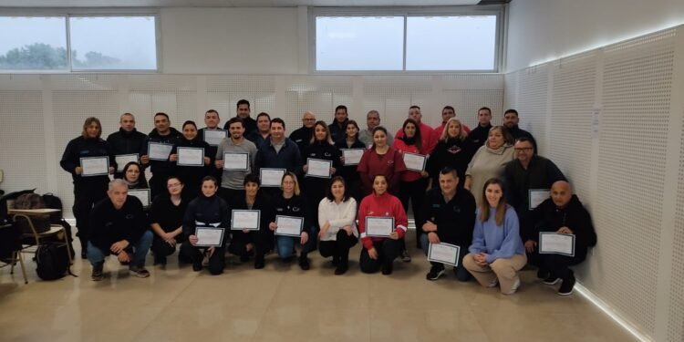 LA COSTA: Personal de las Salas de Monitoreo, Unidad de Apoyo Municipal y Defensa Civil se capacitaron en tecnologías aplicadas a la seguridad