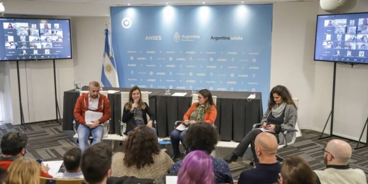 RAVERTA SE REUNIÓ CON ORGANIZACIONES SOCIALES PARA TRABAJAR CONJUNTAMENTE EN LA IMPLEMENTACIÓN DE LA LEY 27.675