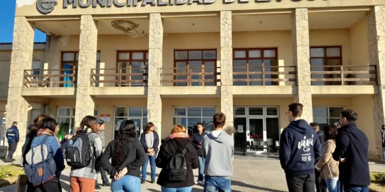 LA COSTA: Estudiantes costeros participaron de una experiencia guiada por el Palacio Municipal de Mar del Tuyú