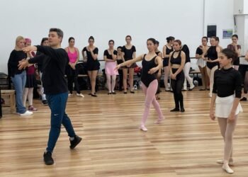 LA COSTA: Bailarines costeros participaron de una clase magistral con el reconocido artista Iñaki Urlezaga
