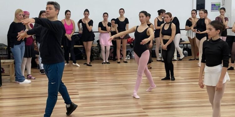 LA COSTA: Bailarines costeros participaron de una clase magistral con el reconocido artista Iñaki Urlezaga