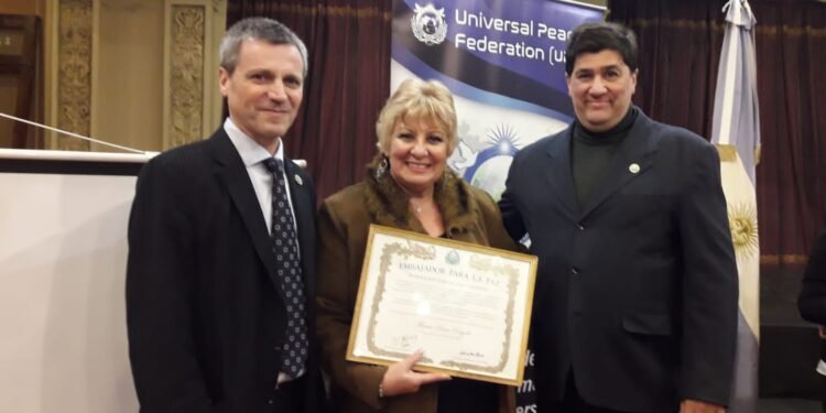 LA COSTA: La periodista costera Marita Regolo fue nombrada Embajadora de la Paz