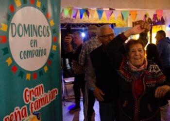 LA COSTA: “Domingos en compañía” pasó por Villa Clelia con una tarde de música y diversión