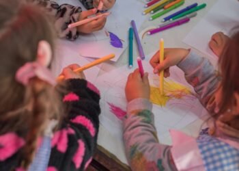 LA COSTA: Cardozo visitó el Jardín de Infantes N° 906 de Villa Clelia y entregó nuevos juegos para el parque de la institución