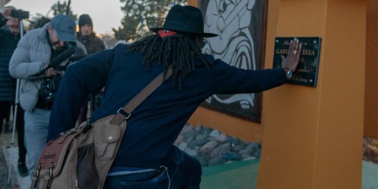 LA COSTA: El corista de los Rolling Stones visitó La Costa en la grabación de un documental sobre las raíces africanas en la música