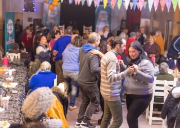 LA COSTA: “Domingos en compañía” pasó por Santa Teresita con otra tarde de música y alegría