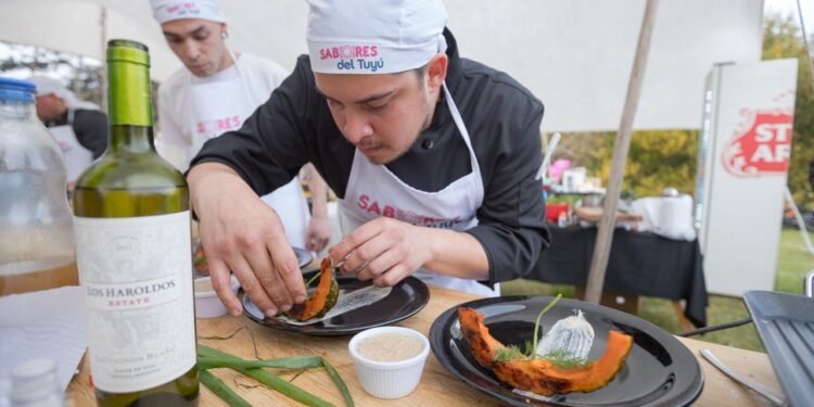 LA COSTA: Con un colorido evento de música y gastronomía se disputó la final de “Sabores del Tuyú”