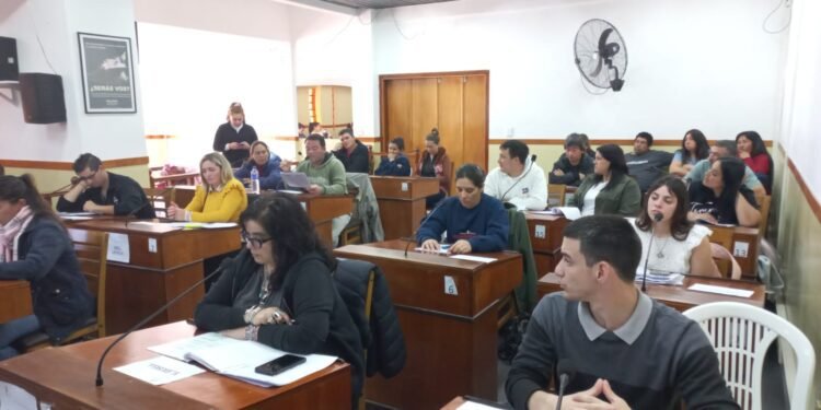 LA COSTA: Con más de 60 estudiantes de 7 distritos, La Costa fue sede regional del Parlamento Juvenil del Mercosur