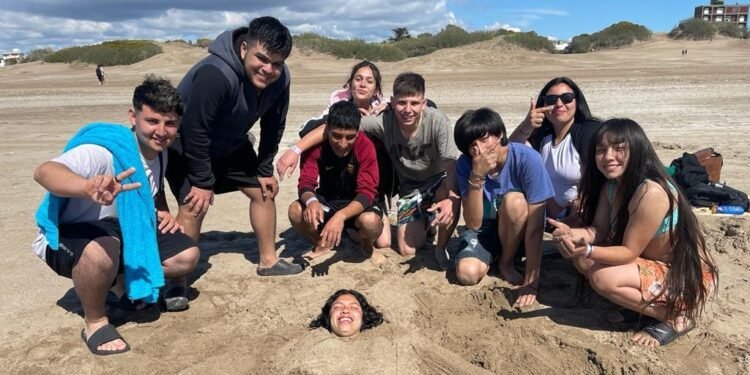 Viajes de fin de curso de la Provincia: más de 450 estudiantes llegaron a La Costa para disfrutar de cuatro días inolvidables