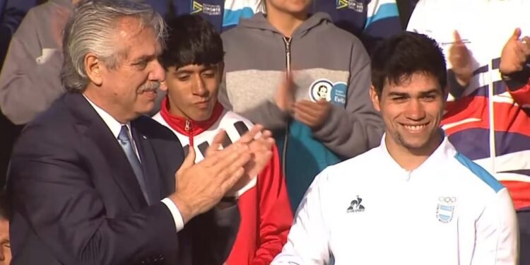 LA COSTA: El costero Lucas Vilar fue reconocido por el presidente Alberto Fernández como figura del deporte nacional