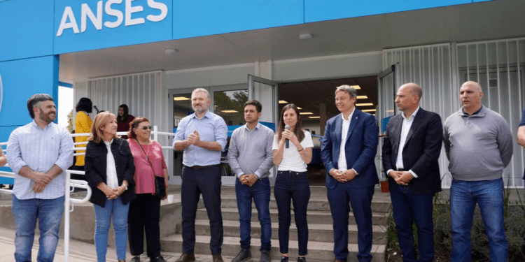 NUEVO EDIFICIO DE ANSES EN RAFAEL CALZADA