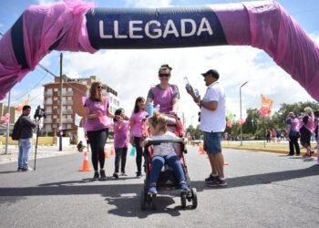 SANTA TERESITA: Se realizó la 5ª edición de la Correcaminata por la Lucha contra el Cáncer de Mama en Santa Teresita