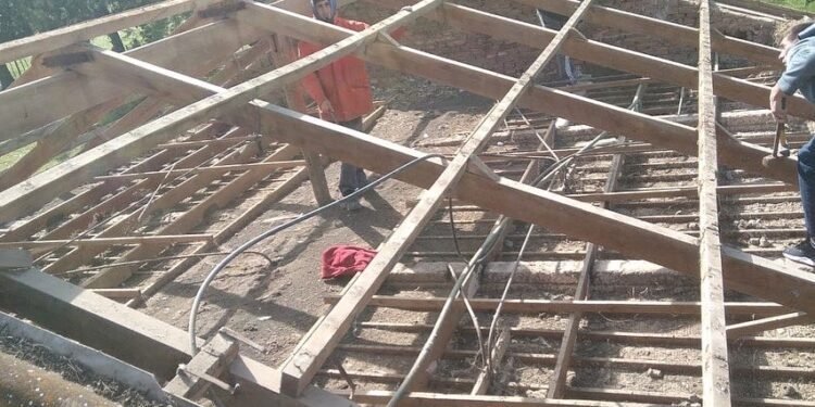 CASTELLI: CAMBIO DE CUBIERTAS EN INSTITUCIONES EDUCATIVAS