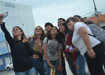MAR DE AJÓ: El programa Estudiantes al Centro llevó a cabo encuentros sobre Salud Mental y Bienestar Estudiantil