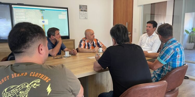 LA COSTA: Junto a Cardozo, el director provincial de Educación Técnica confirmó aulas y un nuevo edificio para la Técnica 1