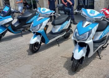 Semana de la Educación Ambiental: La Costa sumó sus primeras motos eléctricas a la flota municipal