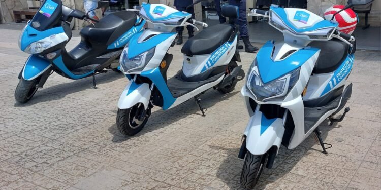 Semana de la Educación Ambiental: La Costa sumó sus primeras motos eléctricas a la flota municipal