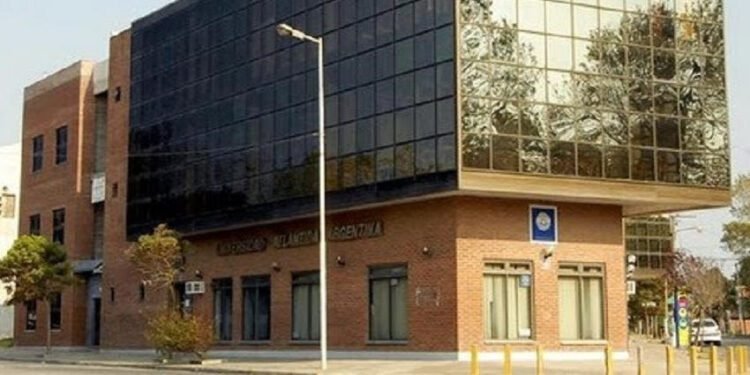 Estudiar en La Costa: se firmó el convenio para renovar la política de becas junto a la Universidad Atlántida Argentina