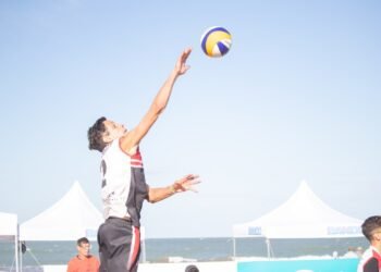 MAR DE AJÓ: El torneo de Beach Vóley se disputa todos los fines de semana en el Centro de Deportes de Playa en Mar de Ajó