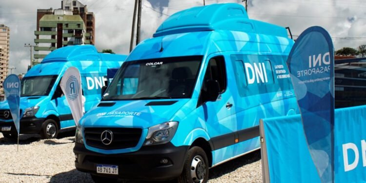 SAN BERNARDO: El móvil para tramitar DNI y Pasaporte inicia su recorrido por las localidades de La Costa