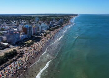 LA COSTA: Las playas de La Costa cuentan con Puntos Accesibles para personas con discapacidad motriz