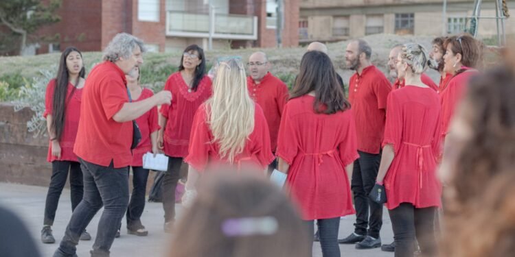 El Coro Municipal de La Costa presenta el espectáculo «Cantata» con todo su repertorio