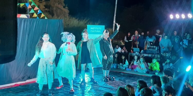 Los espectáculos y artistas callejeros para disfrutar en Lucila del Mar y San Bernardo