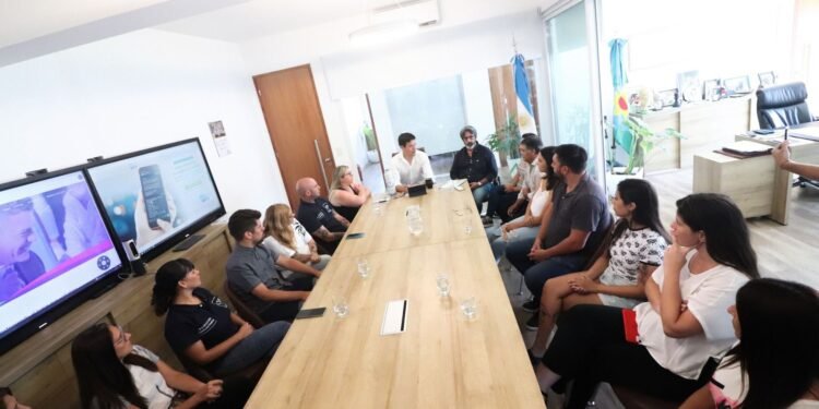 El intendente Cardozo anunció un aumento salarial que llegará al 144% para todos los trabajadores y trabajadoras municipales