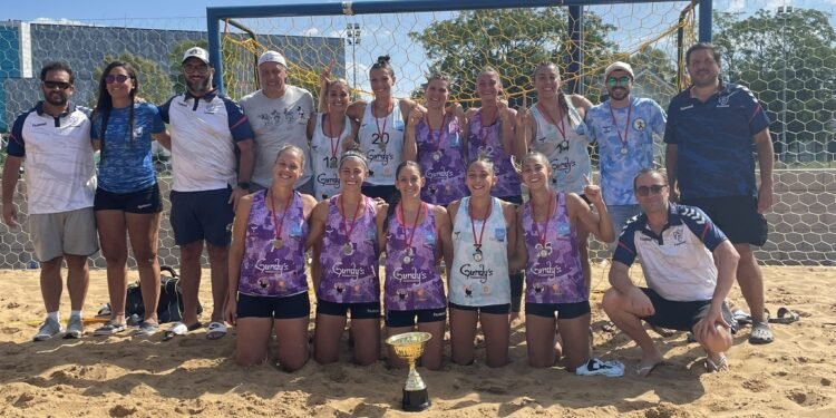 El equipo femenino de Beach Handball de la Municipalidad de La Costa clasificó a la Copa Argentina