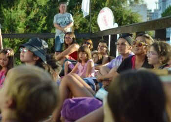 Música, arte y humor en las plazas y peatonales de Santa Teresita y Mar del Tuyú