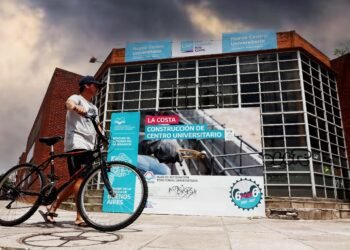 Cardozo anunció que en La Costa también se podrá estudiar Licenciatura en Diseño Gráfico de  la UBA