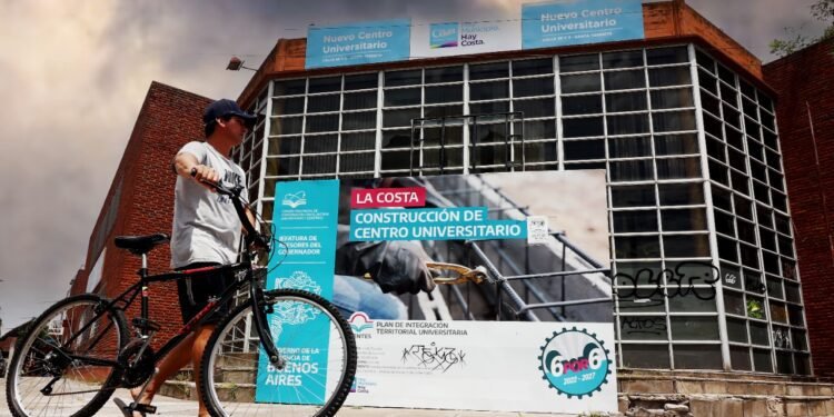 Cardozo anunció que en La Costa también se podrá estudiar Licenciatura en Diseño Gráfico de  la UBA