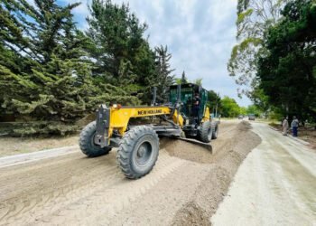 Cardozo anunció más de 300 cuadras nuevas de asfalto para este año en las localidades de La Costa