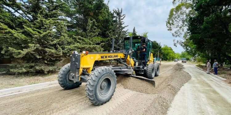 Cardozo anunció más de 300 cuadras nuevas de asfalto para este año en las localidades de La Costa