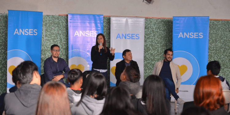 RAVERTA SE REUNIÓ CON MÁS DE 170 JÓVENES PROGRESAR DE LA PROVINCIA DE CHUBUT