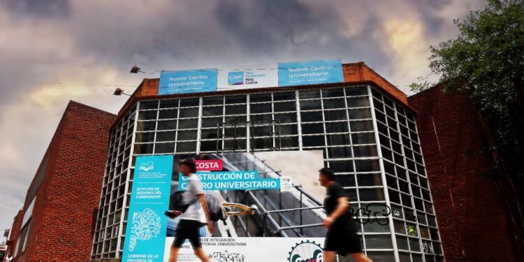 MÁS DE 500 ESTUDIANTES YA COMENZARON A CURSAR EL CBC DE LA UBA EN LA SEDE DE LA COSTA