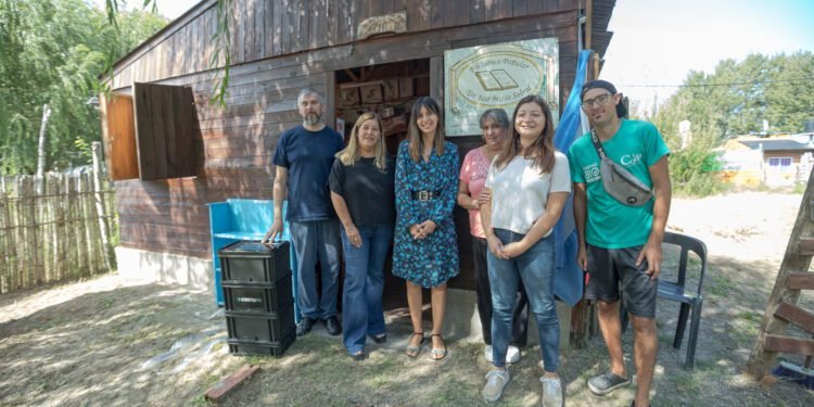 Composteras, luces Led y más libros para la biblioteca popular “Dr. José María Sobral” de Mar del Tuyú