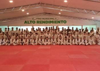 Exitosa clínica y campus de taekwondo con casi 100 deportistas en el Centro Municipal de Alto Rendimiento de La Costa