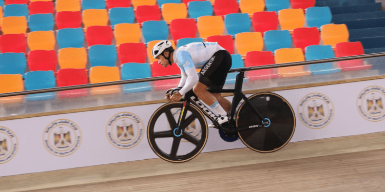 El costero Lucas Vilar compitió en Canadá junto al Seleccionado Argentino de Ciclismo
